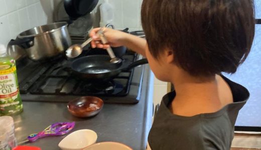 「世界家庭料理の旅　おかわり」のレチェ•フランを、小学生の男の子が作ってくれました